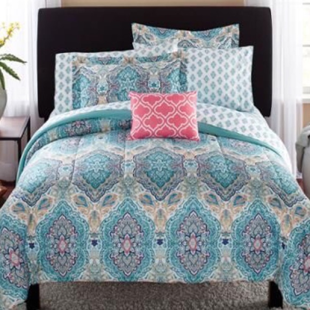 Mainstays Bed in a bag paisley full set